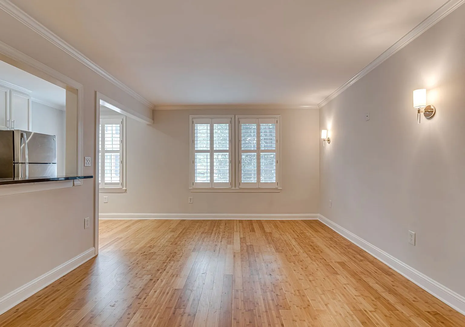 Comfy Condo in Old Town North Alexandria — Photo 4