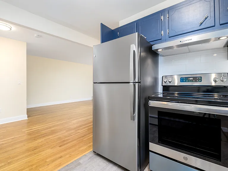 470 Glenbrook Rd #2I — Photo 7