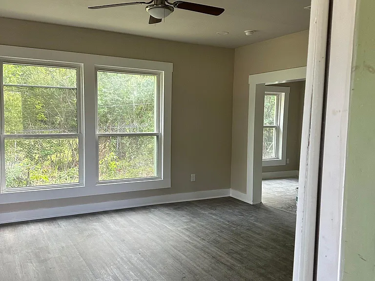 2739 Stark St — Photo 10