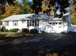 4 Raydon Rd NE, York, ME 03909