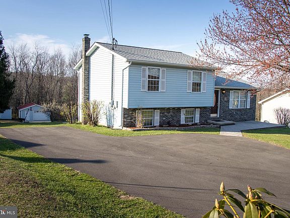 3rd image of 387 W Ridge Loop Rd