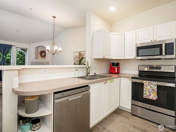 5th image of 12712 Admiralty Way #G302