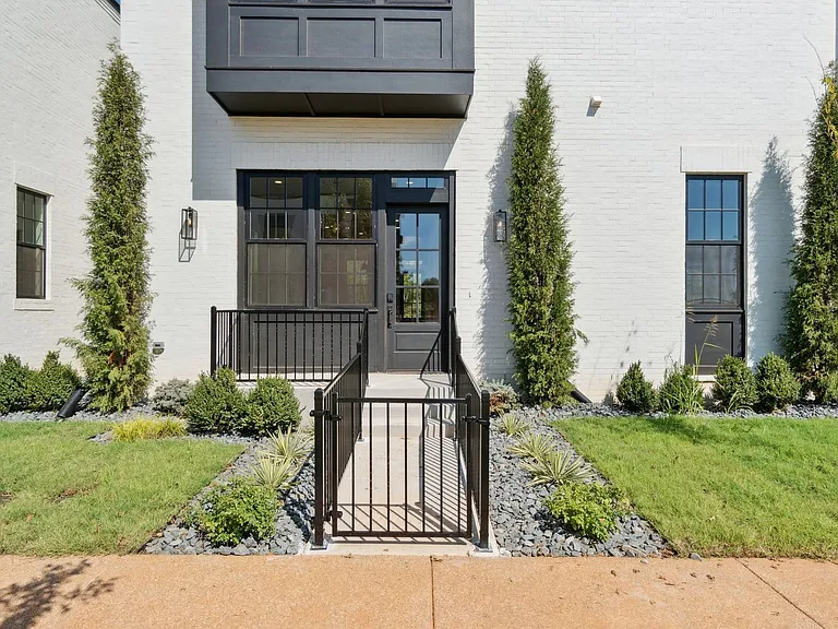 18829 Selah Way — Photo 5