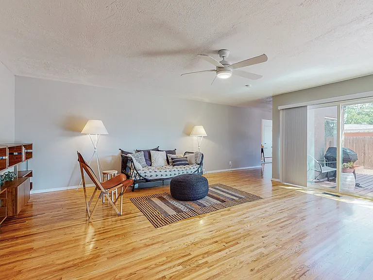 837 Adams St NE — Photo 17