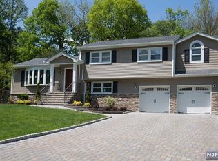 139 Sibbald Dr, Park Ridge, NJ 07656