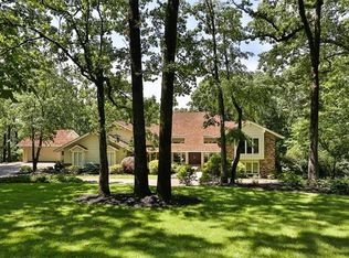 16475 Saddle Creek Rd, Chesterfield, MO 63005