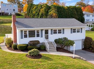 16 Hycrest Dr, Worcester, MA 01606
