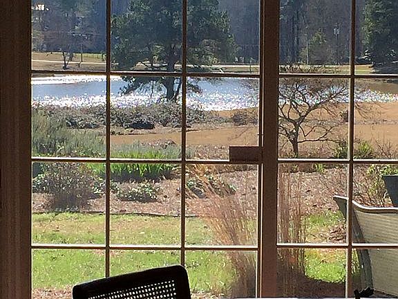 4th image of 611 Sugar Hill Ct SE
