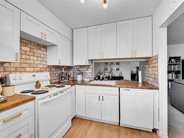 117 Gardens Dr #204 — Photo 1
