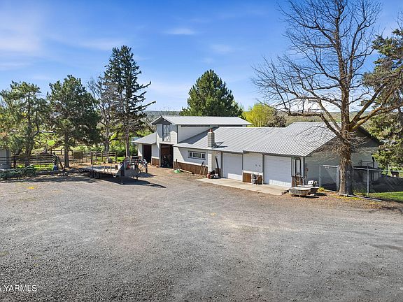 5th image of 10161 N Wenas Rd