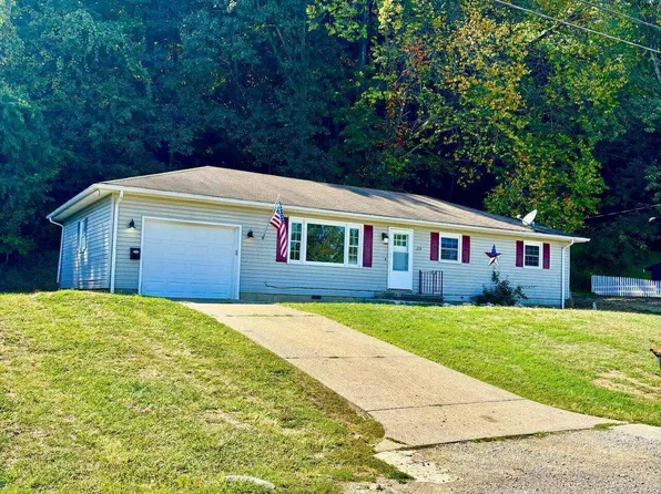 219 School St, Bremen, OH 43107