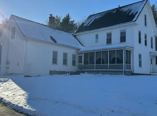11 Moulton St #A, Raymond, NH 03077