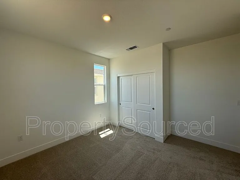 1336 N Martorella Ave — Photo 64