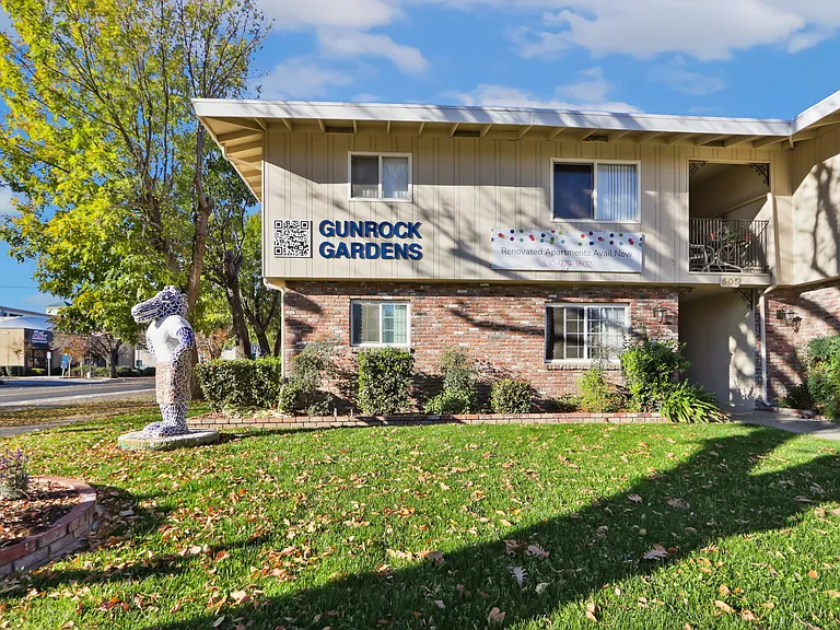 Gunrock Gardens — Photo 33