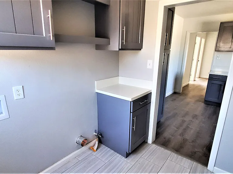 706 W Euclid Ave — Photo 29