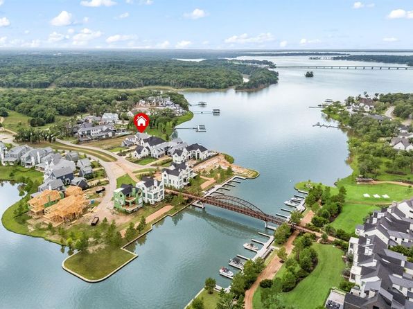 12121 Lighthouse Ln W