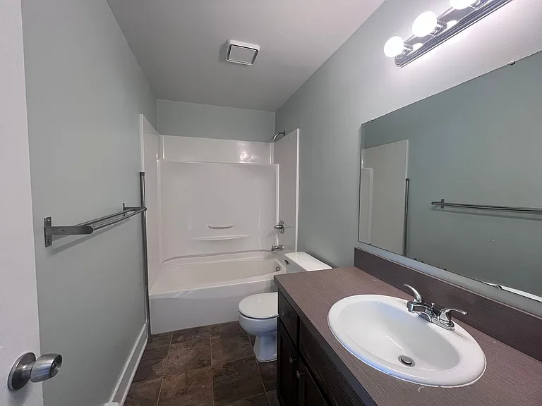 Weathervane Apartments — Photo 10