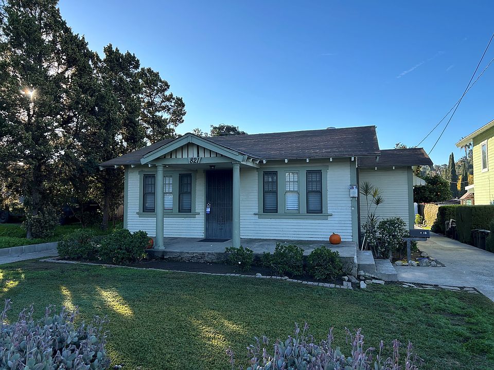 1st image of 821 1/2 El Centro St