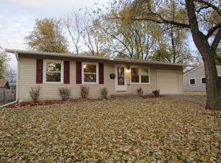 306 Macintyre Dr, Lockport, IL 60441