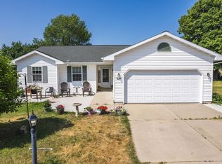 319 Valley Glen Ct, Baraboo, WI 53913