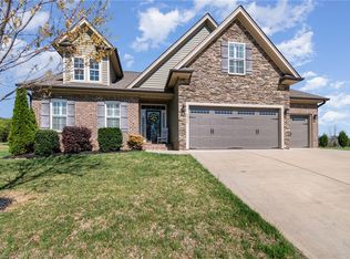 8789 Drummond Estates Dr, Kernersville, NC 27284