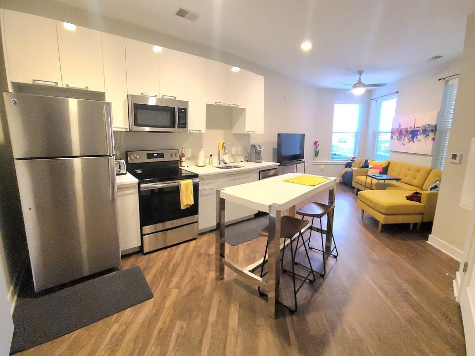 1st image of 989 S Buchanan St Unit 209