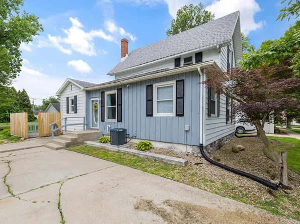 109 E Wabash Ave, Wakarusa, IN 46573