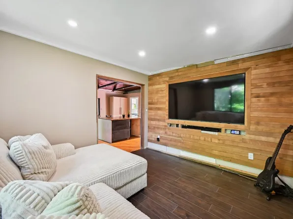 21713 Starrett Hill Drive, Monte Rio, CA 95462