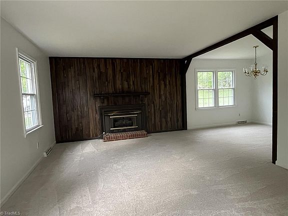 4th image of 1618 Kesteven Rd
