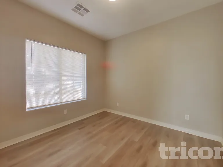 504 W Beautiful Ln — Photo 13