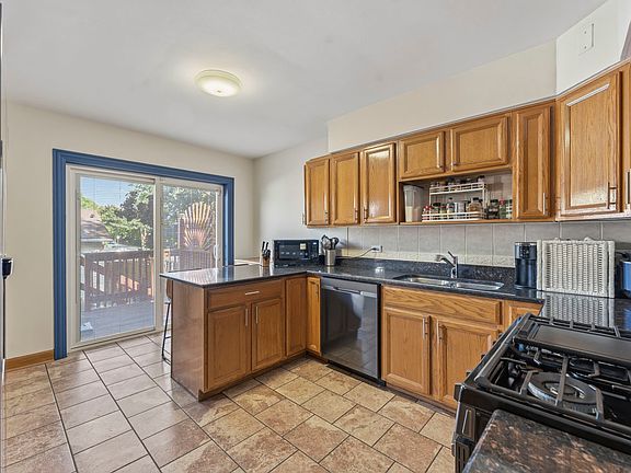 5th image of 3221 Scoville Ave