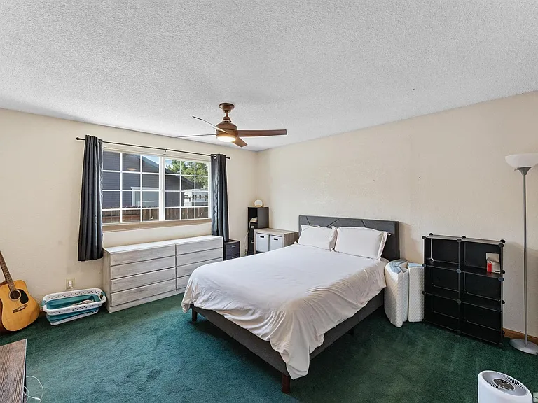 1380 Patricia Dr — Photo 26