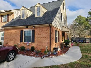 916 Sir Wilfred Cir, Virginia Beach, VA 23452