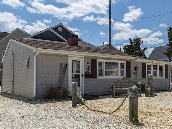 5th image of 421 Coolidge Ave #A
