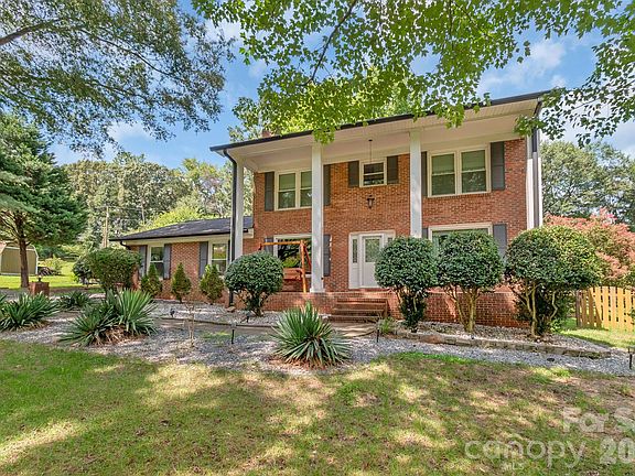 2nd image of 6070 Ferncliff Dr NW