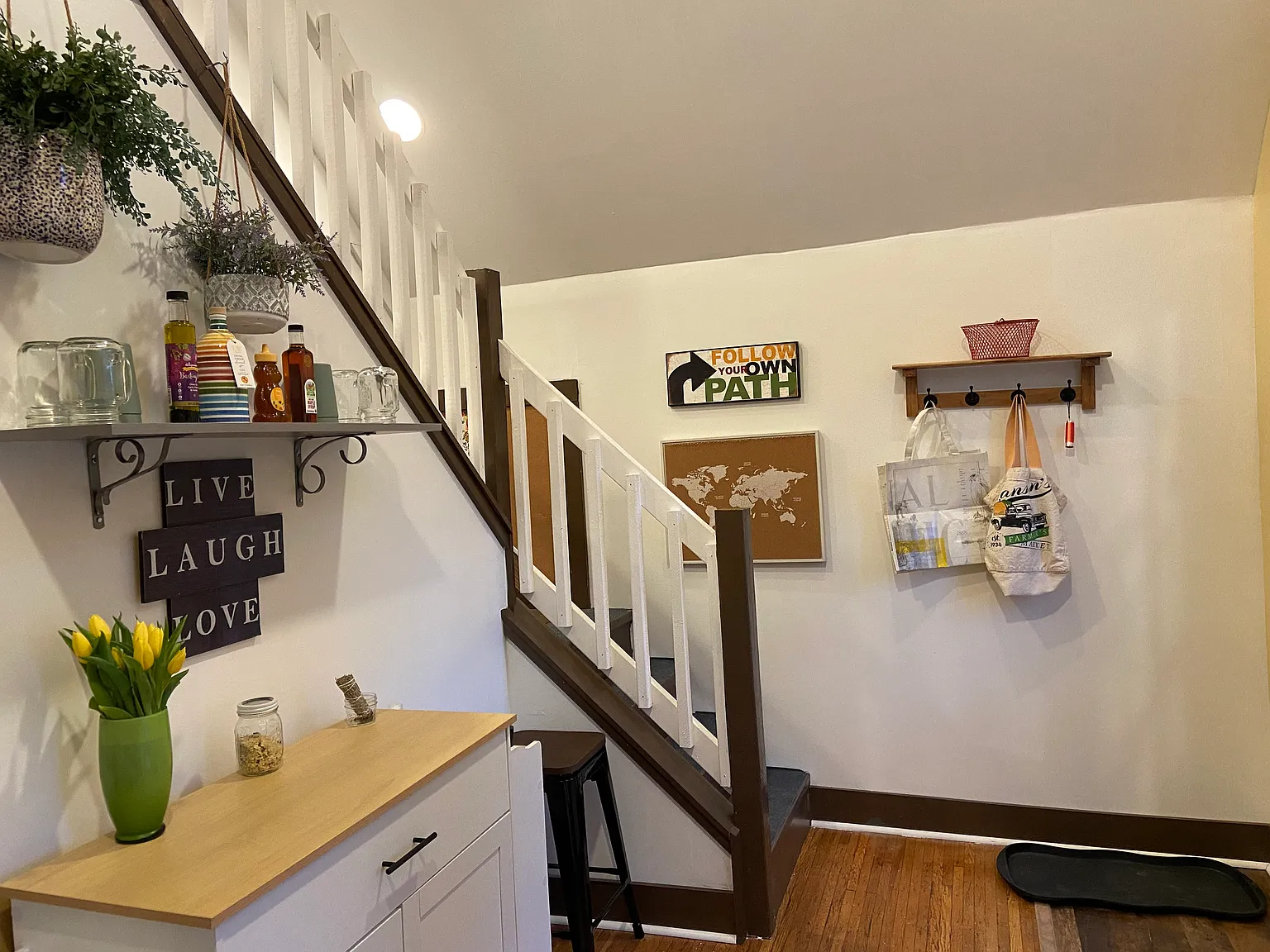 Studio, 750 sqft, $1,700 — Photo 3