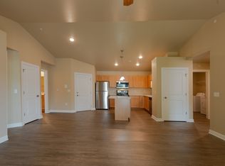 1150 S Wells St #1152-05, Lake Geneva, WI 53147