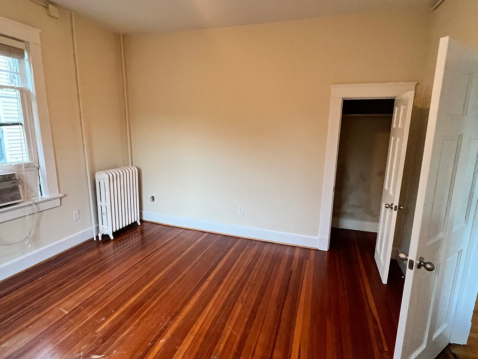 716 4th St SW — Photo 3