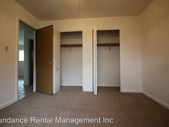 4th image of 836 Lark St #B