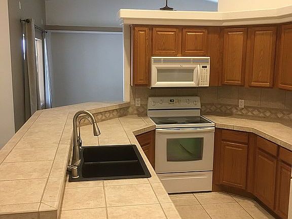 4th image of 3790 Texoma Dr