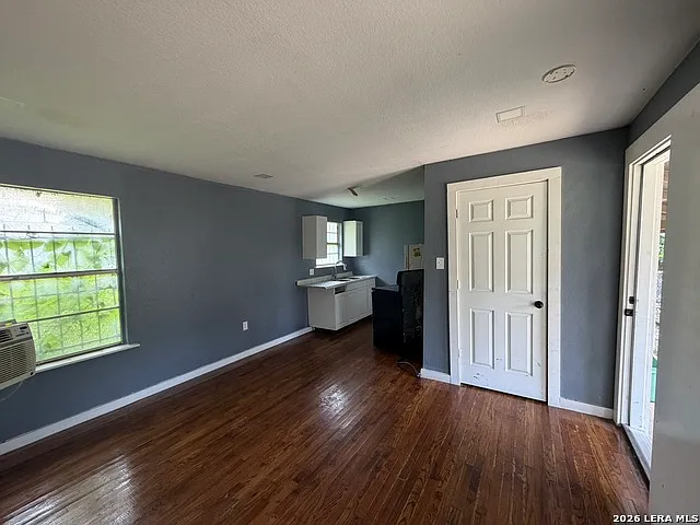 116 Hot Wells Blvd #1 — Photo 8