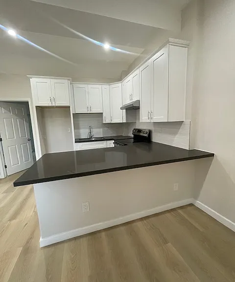 1516 E 5th St #G — Photo 7