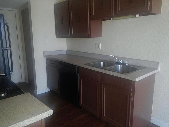 2nd image of 825 S Telshor Blvd APT 37