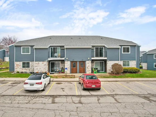 1404 Whispering Pines Way, Fitchburg, WI 53713