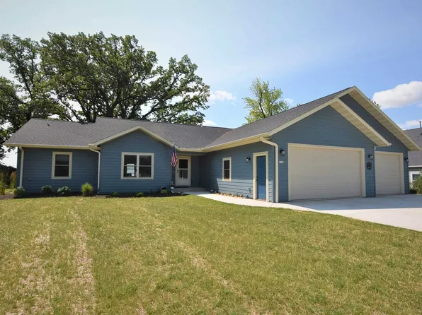 2146 Hickory Ln, Oshkosh, WI 54901