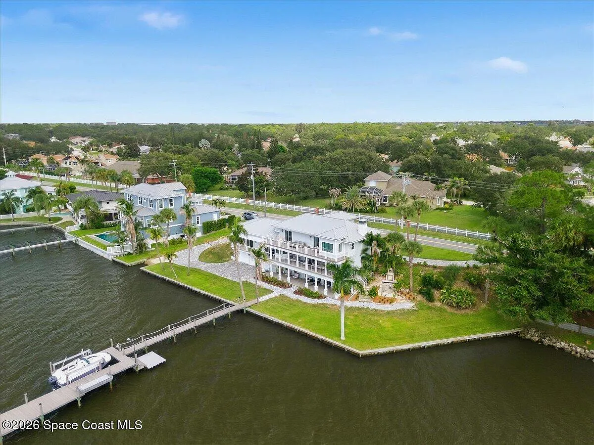 4 bed, 4.5 bath, 4517 sqft, $12,000 — Photo 3