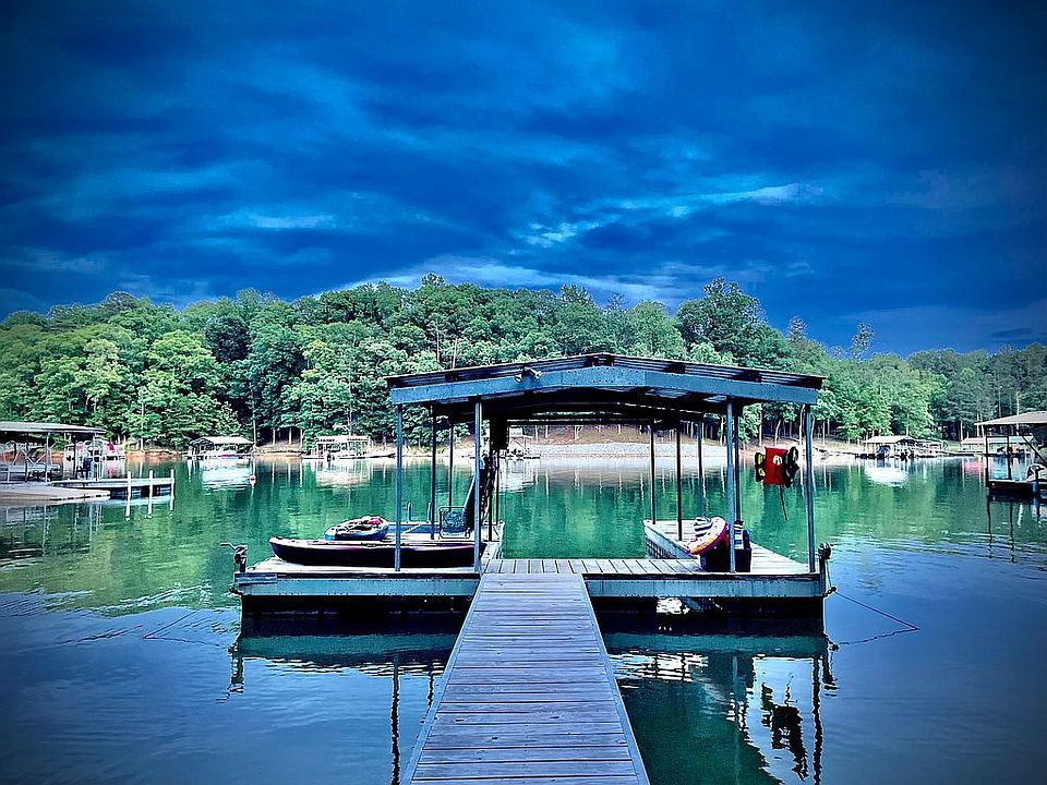 1st image of 488 Lake Place Dr