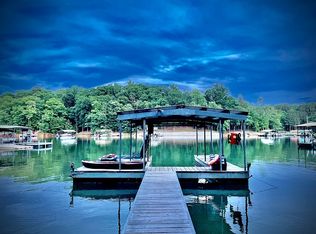 488 Lake Place Dr, Lavonia, GA 30553