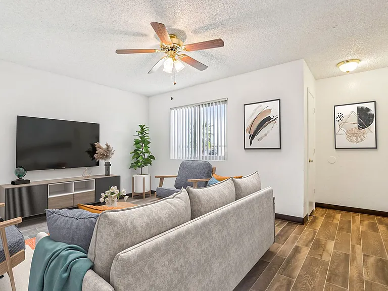 Sunrise in Chandler Apartments — Photo 40