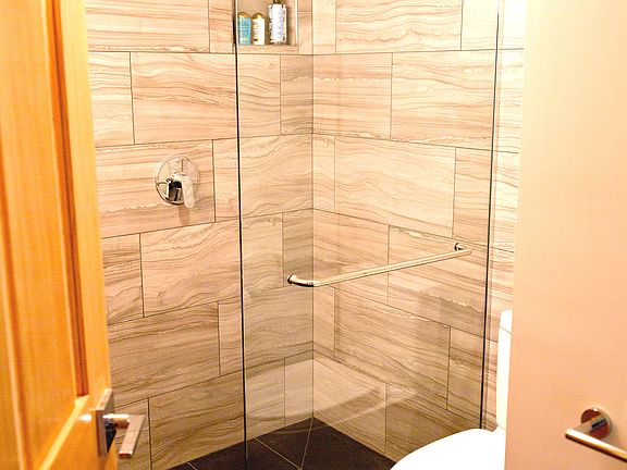 Unit B Bathroom